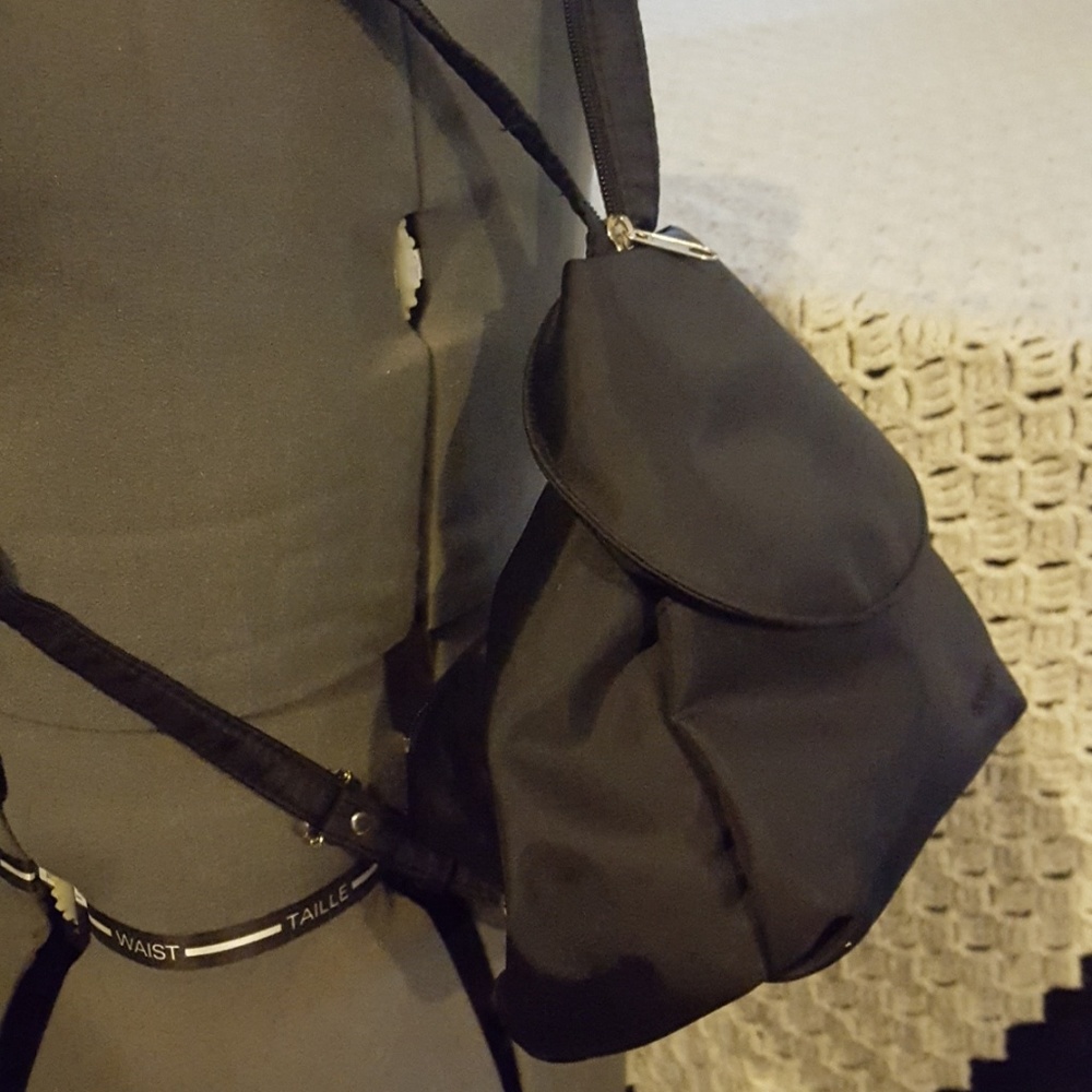 Mini backpack. - Picture 2 of 4